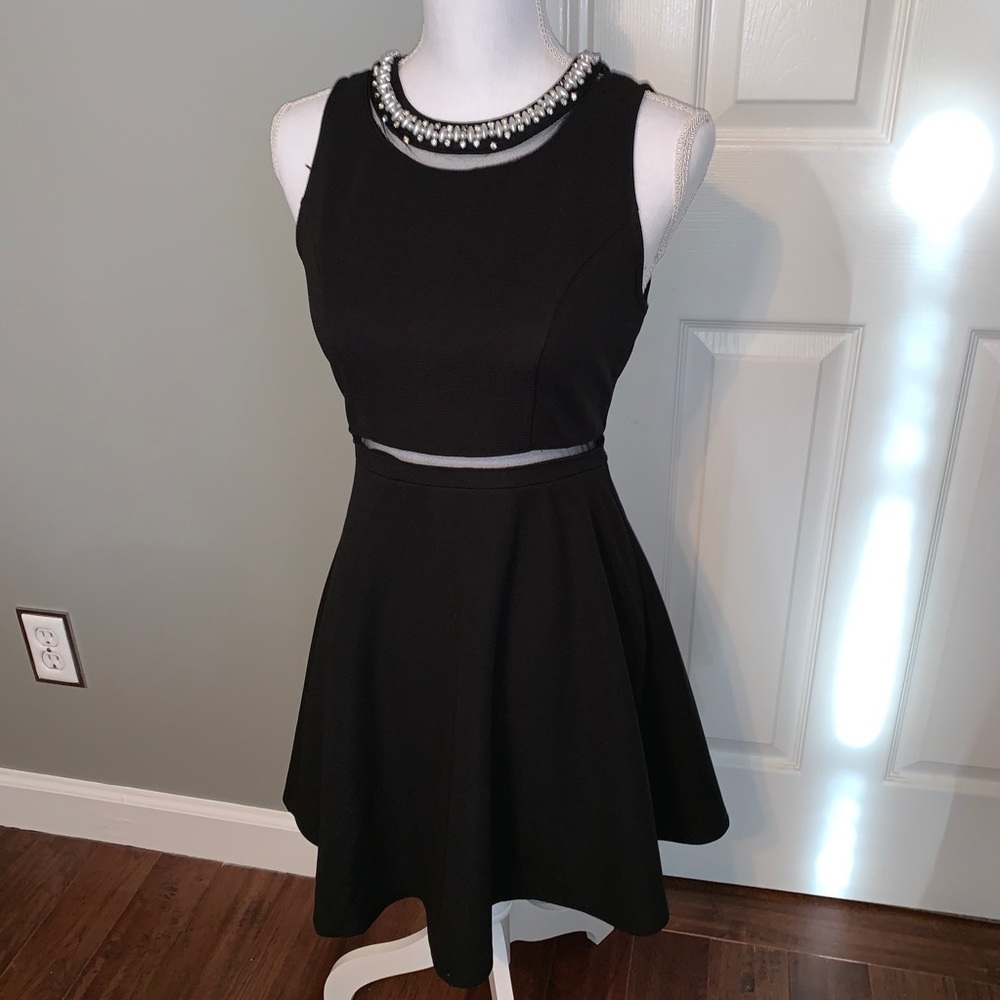 Monteau Los Angeles Black Dress